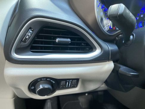 Used 2023 Chrysler Voyager LX FWD image 24