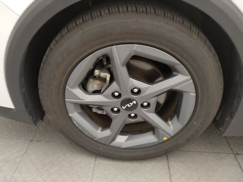 Used 2025 Kia K4 FWD image 31