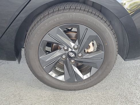 Used 2023 Hyundai Elantra SEL image 6