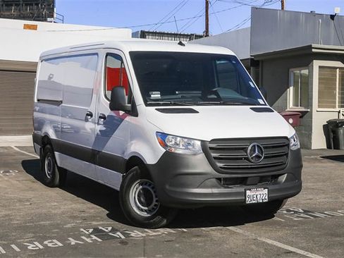 Used 2025 Mercedes-Benz Sprinter 2500 image 2