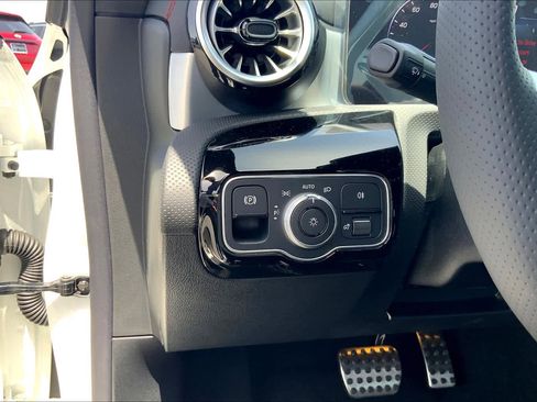 New 2025 Mercedes-Benz CLA 250 image 12