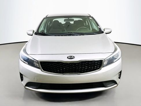 Used 2017 Kia Forte LX FWD image 2