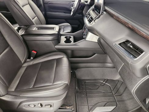 Used 2024 Chevrolet Tahoe Z71 w/ Luxury Package AWD/4WD image 14
