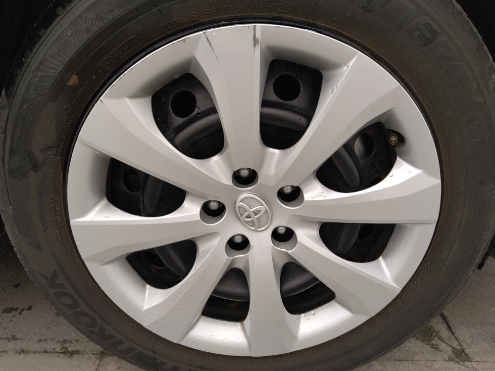 Used 2024 Toyota Corolla LE FWD image 31