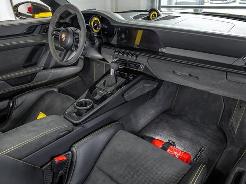 Used 2024 Porsche 911 GT3 RWD image 18