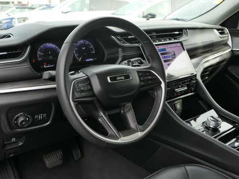 Used 2023 Jeep Grand Cherokee L Limited image 8