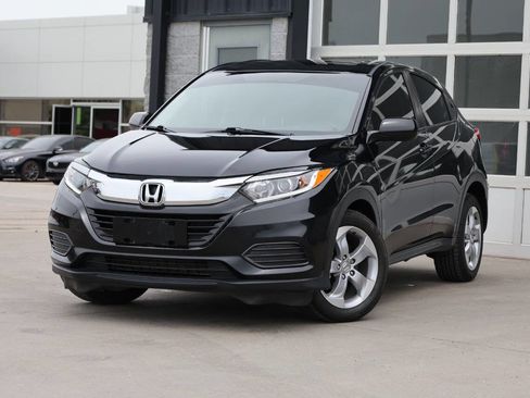 Used 2021 Honda HR-V LX image 3
