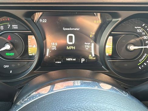 Used 2025 Jeep Wrangler Unlimited Sahara image 20