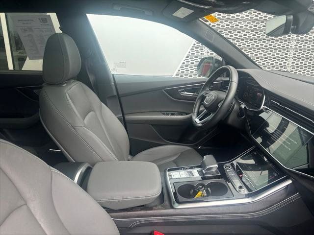 Used 2022 Audi Q8 Prestige AWD/4WD image 32
