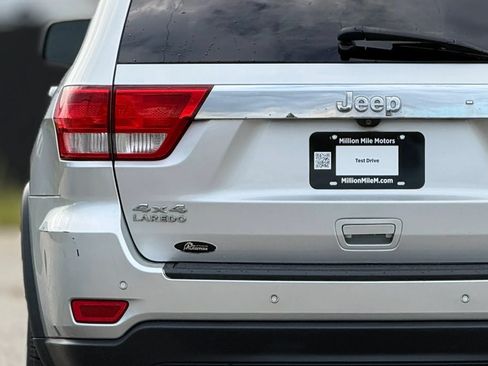 Used 2012 Jeep Grand Cherokee Laredo AWD/4WD image 13