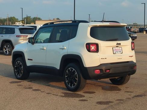 Used 2023 Jeep Renegade Trailhawk w/ Trailhawk Elite Group AWD/4WD image 5