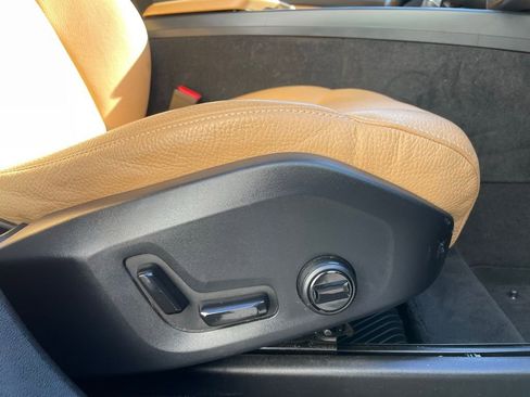 Used 2020 Volvo XC60 T5 Momentum w/ Protection Package Premier image 30