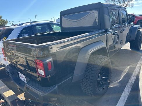 Used 2021 Jeep Gladiator Sport image 4