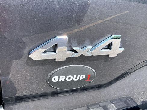 Used 2019 Toyota Tacoma SR AWD/4WD image 10