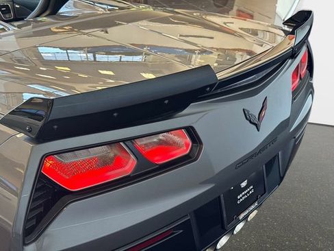 Used 2015 Chevrolet Corvette Z06 w/ 2LZ Preferred Equipment Group RWD image 9