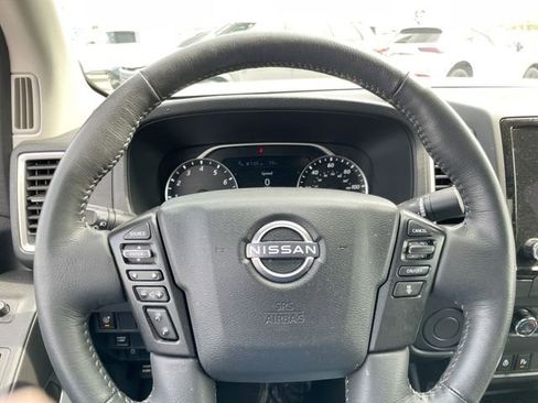 Used 2024 Nissan Frontier SV w/ SV Convenience Package RWD image 17