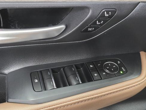 Used 2024 Toyota Grand Highlander Platinum image 29