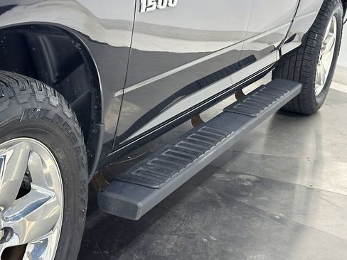 Used 2018 RAM 1500 Express w/ Express Value Package AWD/4WD image 10