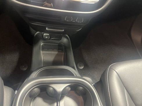 New 2025 Chrysler Voyager LX image 14