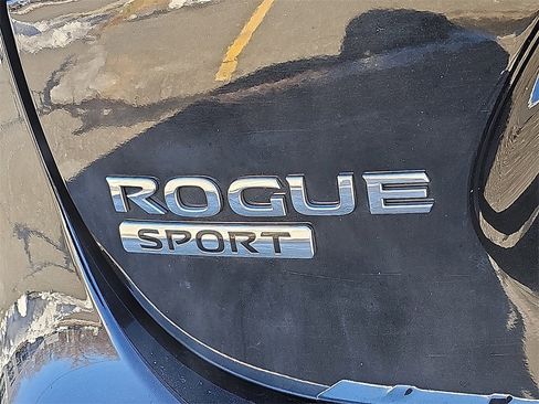 Used 2020 Nissan Rogue Sport SV image 32