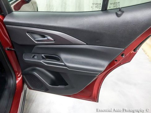 Used 2025 Chevrolet Equinox EV LT w/ Comfort Package image 28