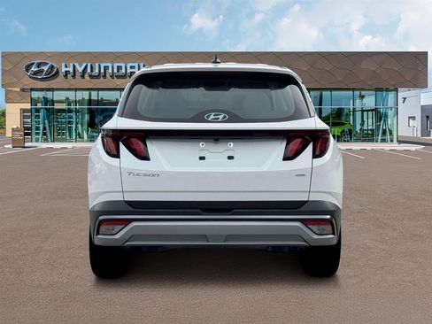 New 2026 Hyundai Tucson SE image 7