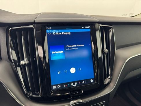 Used 2024 Volvo XC60 B5 Core image 16