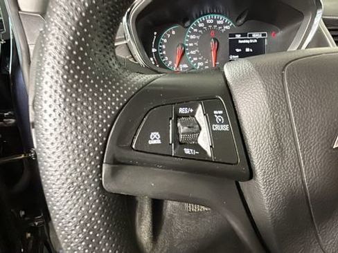 Used 2021 Chevrolet Trax LT FWD image 15
