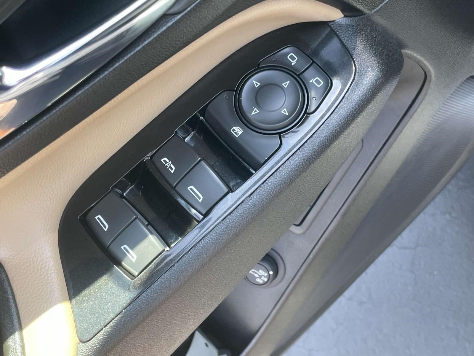 Used 2024 Chevrolet Equinox Premier AWD/4WD image 19