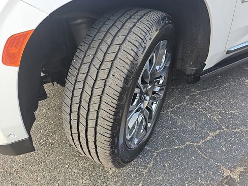 Certified 2023 GMC Yukon XL Denali Ultimate w/ LPO, Floor Liner Package AWD/4WD image 39