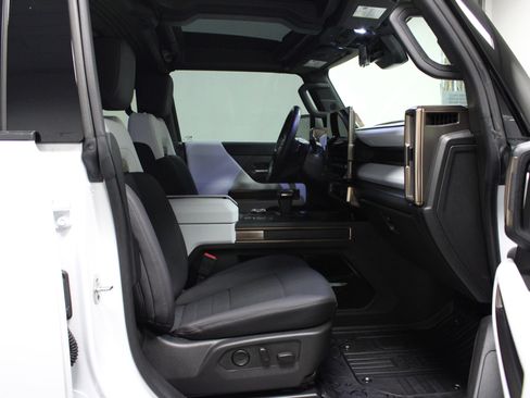 Used 2025 GMC Hummer EV 2X w/ LPO, Sport Package AWD/4WD image 16
