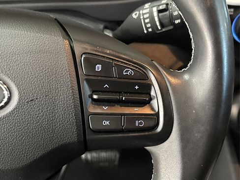 Certified 2023 Hyundai Venue Limited w/ Cargo Package image 22