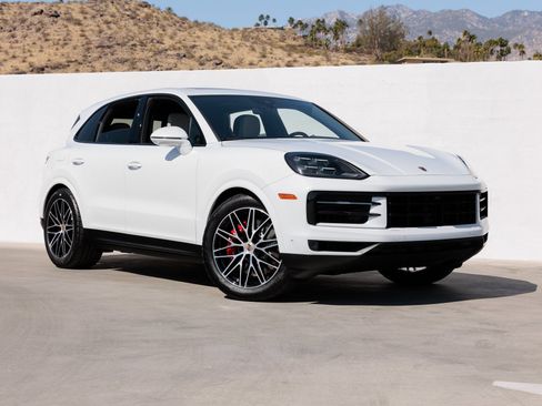 New 2025 Porsche Cayenne S AWD/4WD image 9