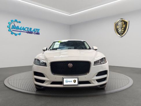 Used 2017 Jaguar F-PACE Premium image 8