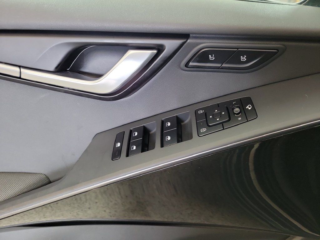 Used 2023 Kia Niro FWD image 16
