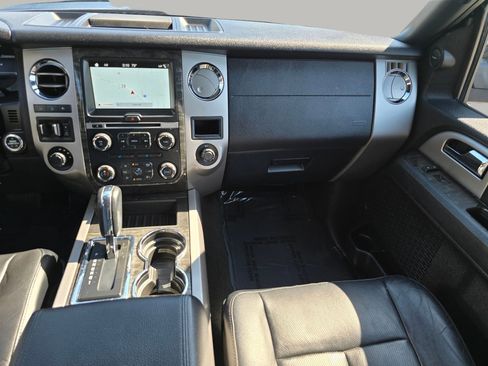 Used 2017 Ford Expedition Limited AWD/4WD image 4