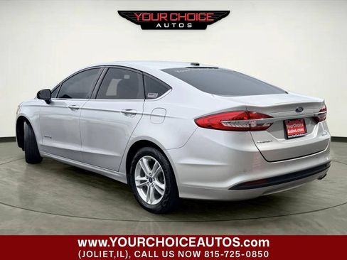 Used 2018 Ford Fusion SE FWD image 3