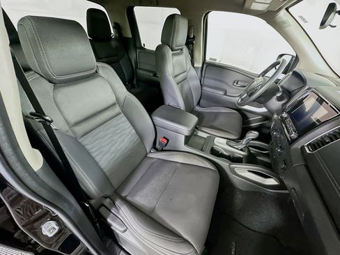 Used 2024 Nissan Frontier SV RWD image 29