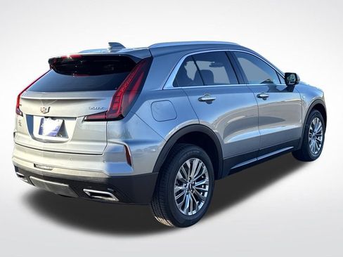 Used 2024 Cadillac XT4 Premium Luxury image 6