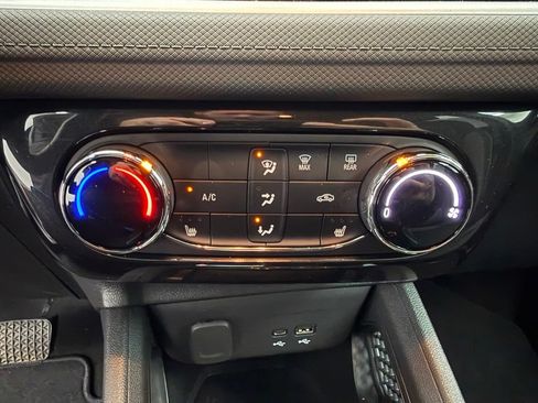 Used 2024 Chevrolet TrailBlazer LT w/ LT Cold Weather Package AWD/4WD image 6