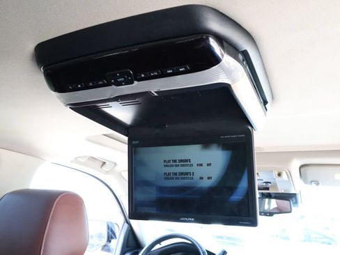 Used 2016 Cadillac Escalade ESV Luxury RWD image 36