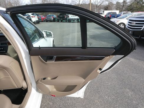 Used 2014 Mercedes-Benz C 250 Sedan image 27