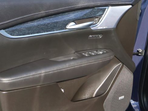 Used 2025 Cadillac XT5 Premium Luxury image 21