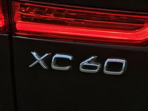 Used 2021 Volvo XC60 T8 Inscription Expression image 11