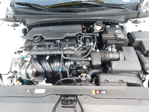 New 2025 Hyundai Elantra Sport image 11