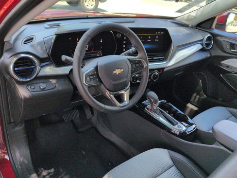 Used 2026 Chevrolet Trax LT w/ Driver Confidence Package FWD image 10