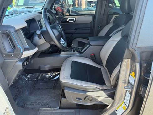 Used 2024 Ford Bronco Wildtrak image 17