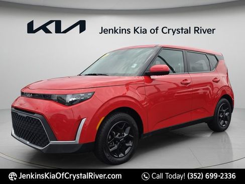 Used 2024 Kia Soul LX w/ Option Group 015 FWD image 14