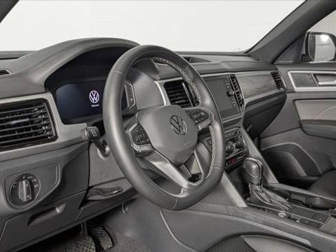 Used 2023 Volkswagen Atlas Cross Sport SE image 24