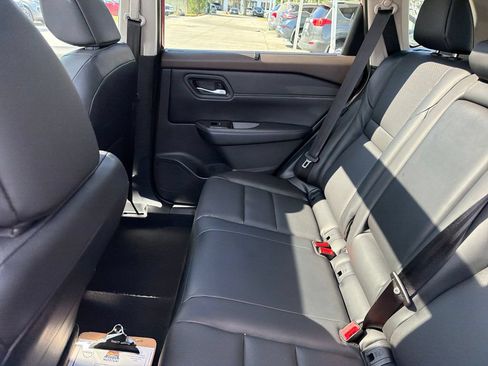 Used 2023 Nissan Rogue SV w/ SV Premium B Package FWD image 33